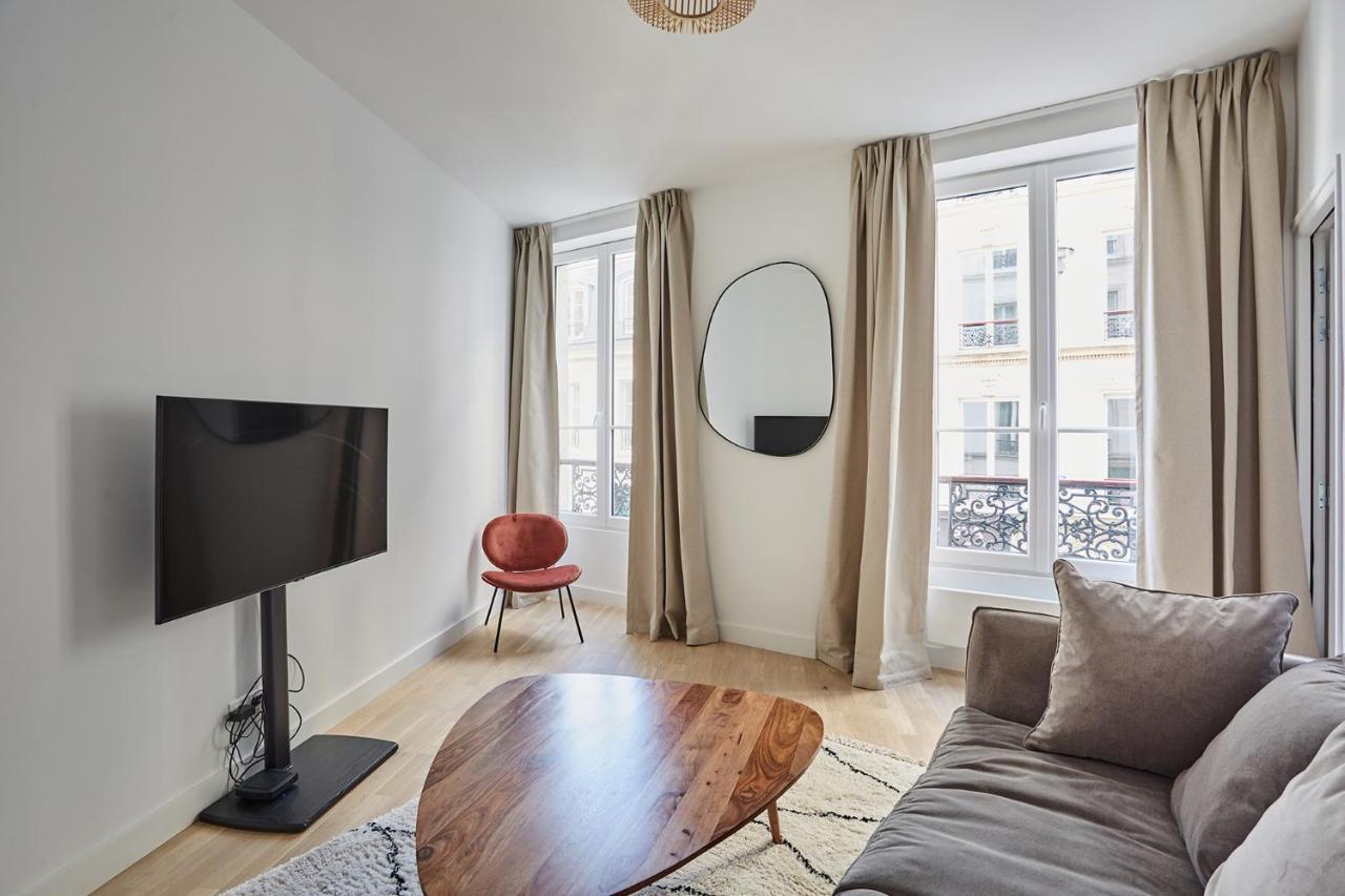 Apartment Center Of Paris By Studio Prestige Экстерьер фото